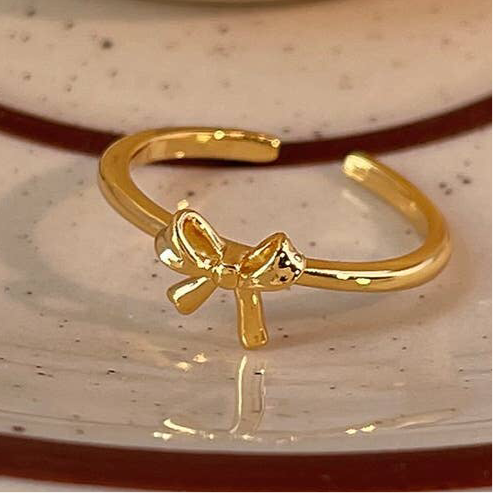 Little Bow Adjustable Ring in Gold