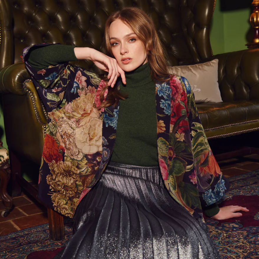One hundred stars black primula kimono