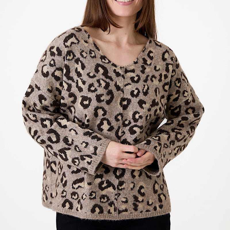 Dreams Leopard Jacquard V Neck Jumper